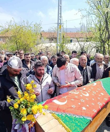 Karnındaki Çocuğu İle Toprağa Verildi