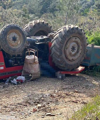 Kontrolden Çıkan Traktör Devrildi: 3 Ölü