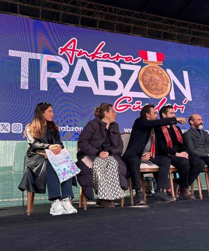 'Taşacak Bu Deniz' Oyuncuları Trabzon Günleri'nde Hayranlarıyla Buluştu