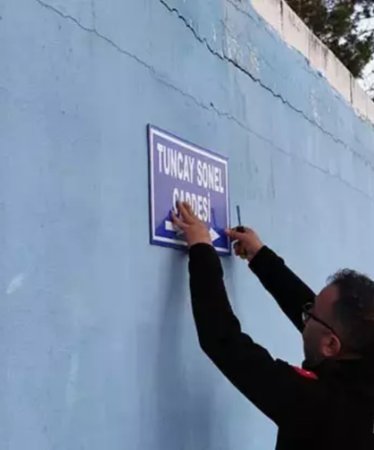 Tuncay Sonel'in İsmi Caddelerden Kaldırıldı