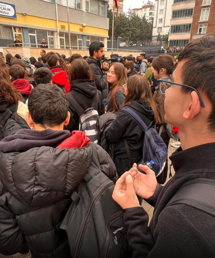 Kahramanmaraş'ta Öğrenciler, Saldırıda Hayatını Kaybedenler İçin Dua Etti