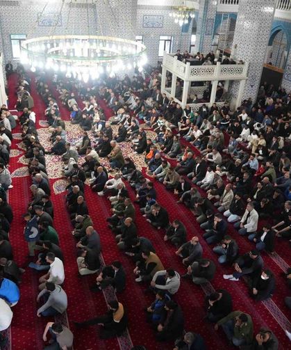 Bayram Namazında İlk Saf Iğdır'da Tutuldu