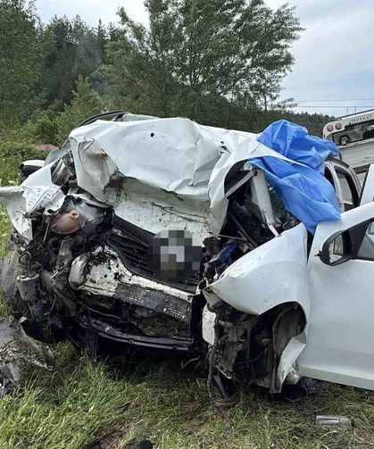 Feci Kaza: İstinat Duvarına Çarpan Otomobildeki 3 Kişi Öldü, 1 Kişi Ağır Yaralandı