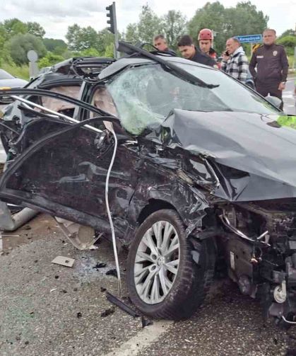 Sakarya'da otomobil, minibüs ve tır çarpıştı: 4'ü ağır 6 yaralı