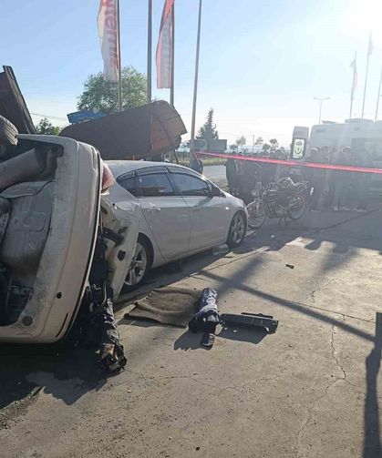 Akaryakıt İstasyonuna Dalan Otomobil Dehşet Saçtı: 5'i Çocuk 6 Yaralı