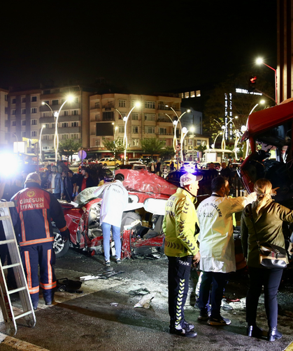 Giresun'da 5 Kişinin Öldüğü, 6 Kişinin Yaralandığı Kaza Anı Kamerada