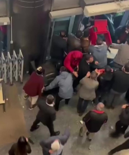 CHP Genel Merkezi önünde tahliye gerginliği