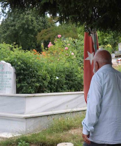 Sahabe Oğlunun Mezarını Buldu, Kitaplarını Satarak Türbeye Dönüştürdü