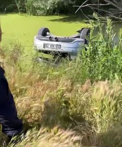 Su Dolu Drenaj Kuyusuna Gömülü Otomobilden 2 Ceset Çıktı