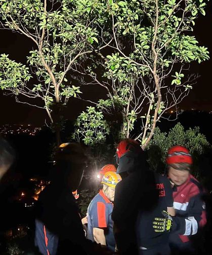 Trabzon'da Sarp Yamaçta Mahsur Kalan Şahıs Kurtarıldı