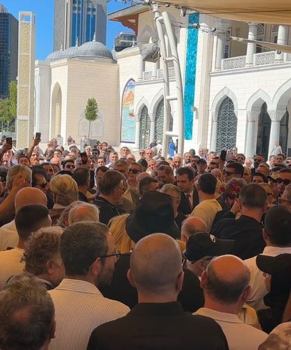 Usta Oyuncu Kadir İnanır İçin Cenaze Töreni Düzenleniyor