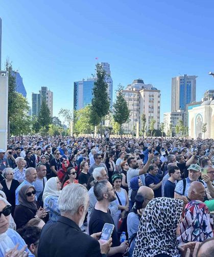 Usta Oyuncu Kadir İnanır Son Yolculuğuna Uğurlandı