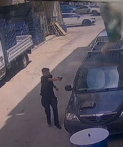 Yan Bakma Yüzünden Silahla Böyle Vurdu...