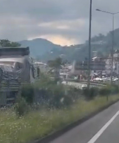 Karadeniz Sahil Yolunda Ters Yönde Giden Kamyon Korkuttu