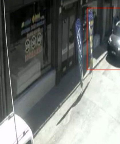 Lüks Aracı İle Geldi, 500 Tl'lik Tost Hesabını Fazla Bulup Kaçtı