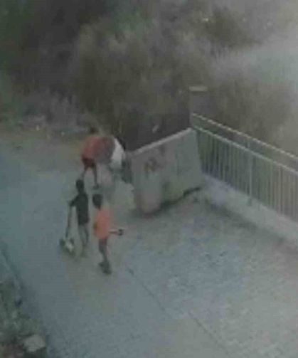 Otizmli 6 Yaşındaki Helin Naz Yaşıtları Tarafından Su Kanalına İtildi