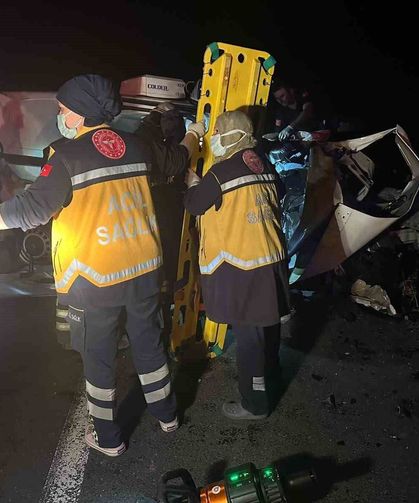 Tırdan Ayrılan Dorse Zincirleme Kazaya Sebep Oldu: 3 Ölü