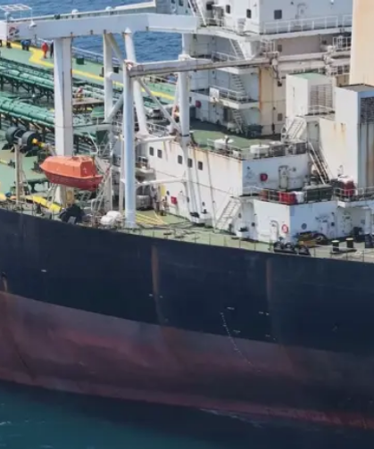 Karadeniz'de Dron Saldırısına Uğrayan Gemi İstanbul Boğazı'ndan Geçti