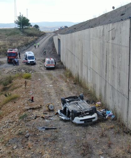 Tatil Dönüşü Aile Faciası Yaşandı: 1 Ölü 3 Yaralı