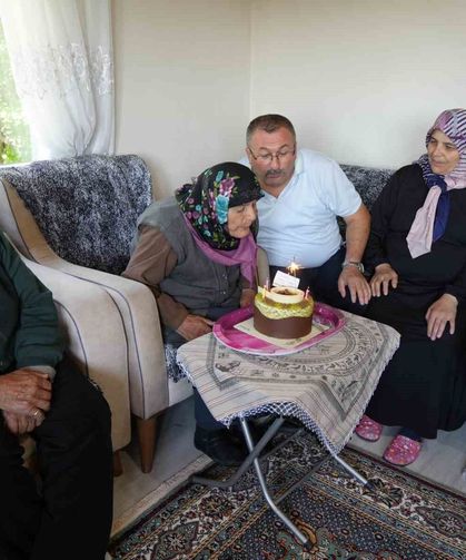100 Yaşına Giren Atiye Nineye, Davullu Zurnalı Doğumgünü Kutlaması