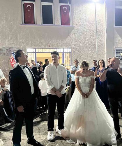 25 Yıllık Evliliklerini Hayallerindeki Düğünle Taçlandırdılar
