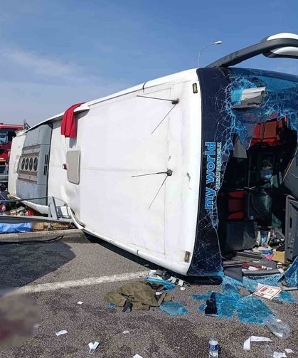 Tur Otobüsü Kaza Yaptı: 26 Yaralı 12 Ölü