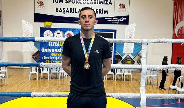 RTEÜ Sporcusu İsmail Aydın, Üniversiteler Arası Muay Thai Türkiye Şampiyonu Oldu