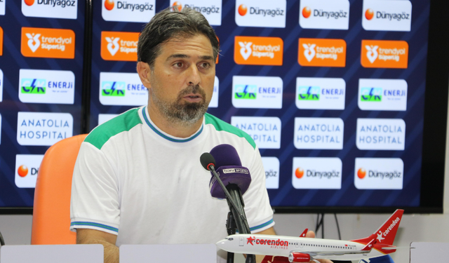 İlhan Palut: "Çok Gol Kaçırıyoruz Maalesef