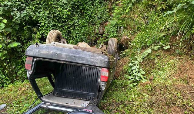 Rize’de freni patlayan otomobil takla attı: 3 yaralı