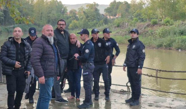 Eşiyle Tartıştı, Irmağa Atladı