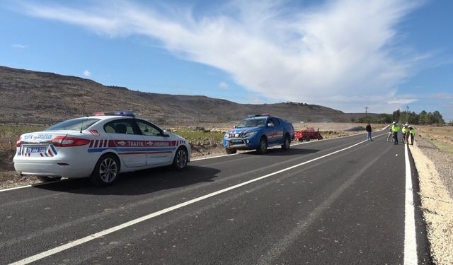 Üç tekerlekli elektrikli motosiklet devrildi: Karı koca ağır yaralandı
