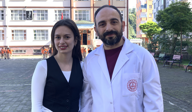 Mezun Olduğu Okulda İlk Öğretmeniyle Meslektaş Oldu