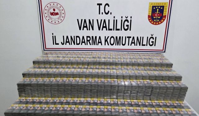 Van'da 2 Bin 470 Paket Kaçak Sigara Ele Geçirildi
