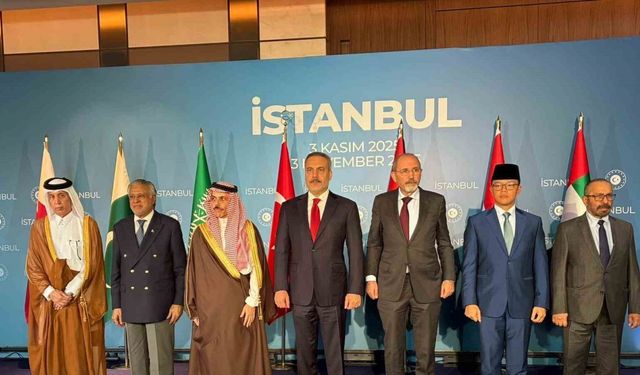 İstanbul’daki Kritik Gazze Toplantısı Başladı