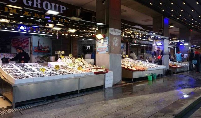 Karadeniz Son 35 Yılın En Bereketli Hamsi Sezonunu Yaşıyor