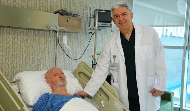 Türkiye'de İlk Kez Görülen Dev Anevrizma Neştersiz İyileşti