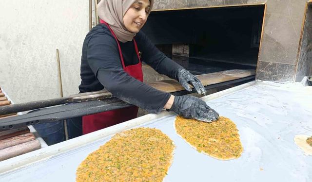 4 Çocuk Annesini Gören Şaşırıyor