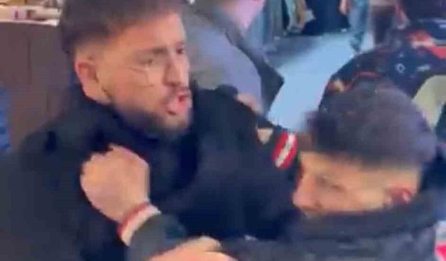 Asırlık Dede, 102'nci Yaşını Pasta Keserek Karşıladı