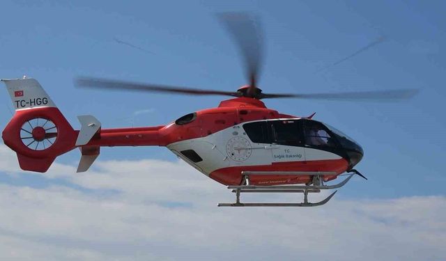 Ambulans Helikopter Yeni Doğan Bebek İçin Zamanla Yarıştı
