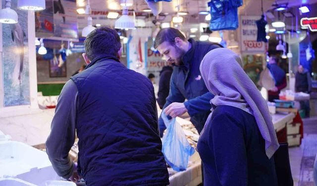 Sakarya'da Sezonun Son Balıkları Vatandaşla Buluşuyor
