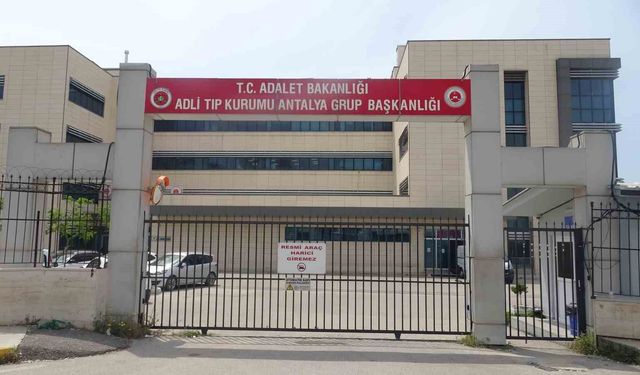 Evde Ölü Bulunan 16 Yaşındaki Çocuğun Cenazesi Teslim Alındı