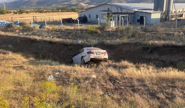 Yoldan Çıkan Otomobil Dehşet Saçtı: 3'ü çocuk 6 yaralı