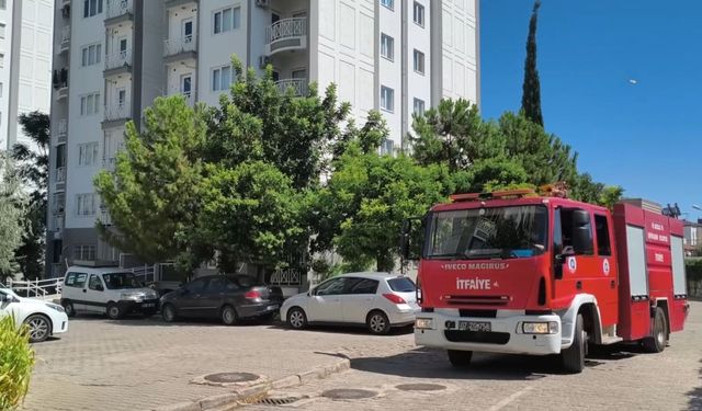 Tartıştığı Eski Kız Arkadaşının Apartmandaki Dairesinin Kapısını Benzinle Ateşe Verdi