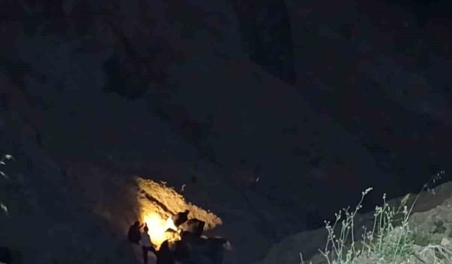 Gümüşhane'de Otomobil Uçuruma Yuvarlandı: 1 Ölü 2 Yaralı
