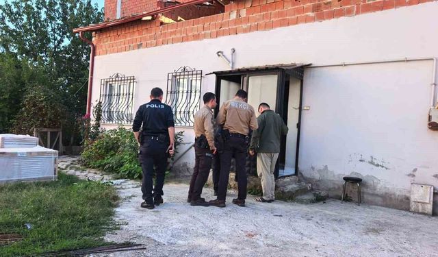 63 Yaşındaki Adam Evinde Ölü Bulundu