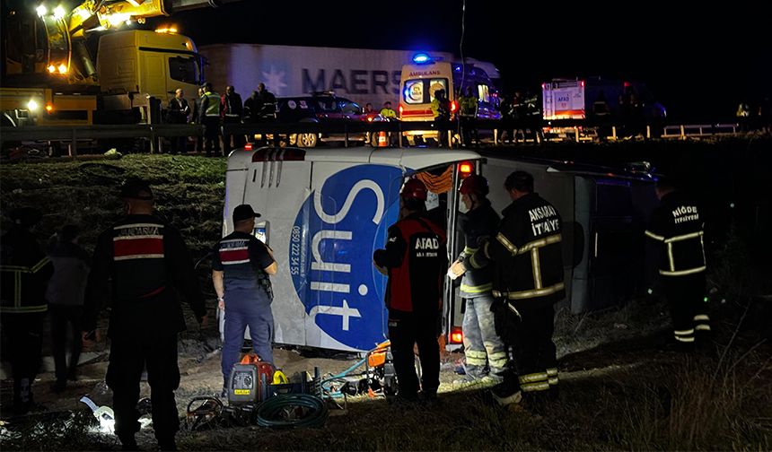 Yolcu Otobüsü Şarampole Devrildi: 2 Ölü, 40 Yaralı