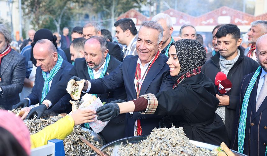 Sultangazi'de 7. Hamsi Festivali Düzenlendi