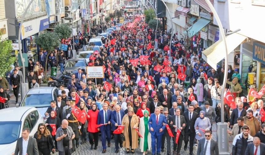 Rize'de 'Cumhuriyet Yürüyüşü' gerçekleştirildi