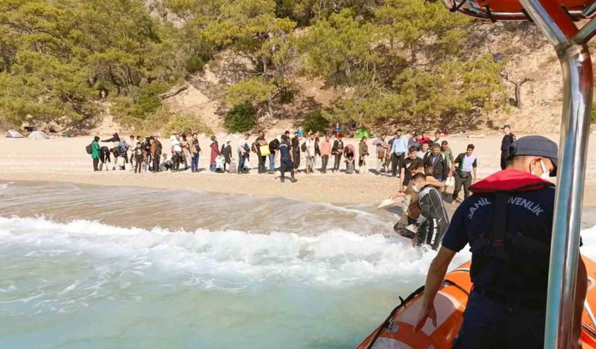 Cennet koyda 49 düzensiz göçmen yakalandı