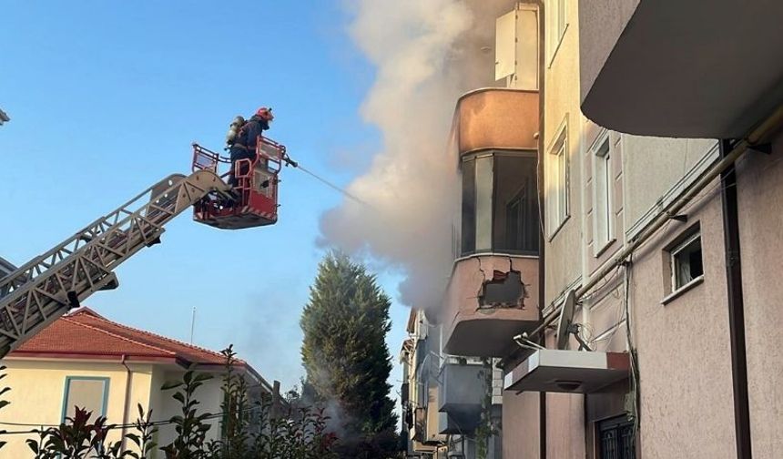 Balkonda Patlayan Piknik Tüpü Yangına Sebep Oldu